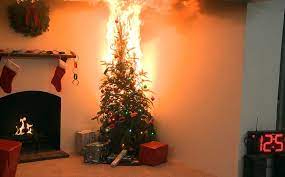 Árbol de Navidad ardiendo